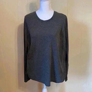 Avia Gray Activewear Long Sleeve Shirt in Size Large.  (12-14)